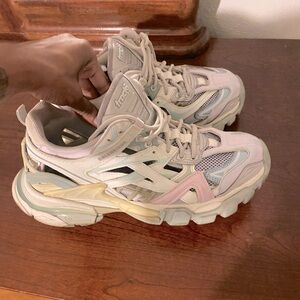 (Price is negotiable) Balenciaga Track 2 size 42 no box worn and clean